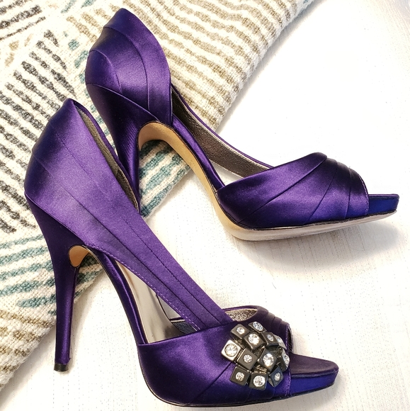 Marciano Guess Heels - Picture 2 of 10